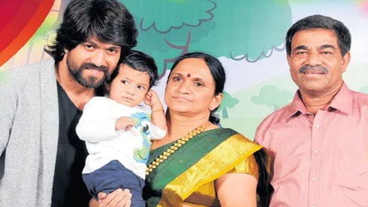 KGF Star Yash Father is a bus driver 5