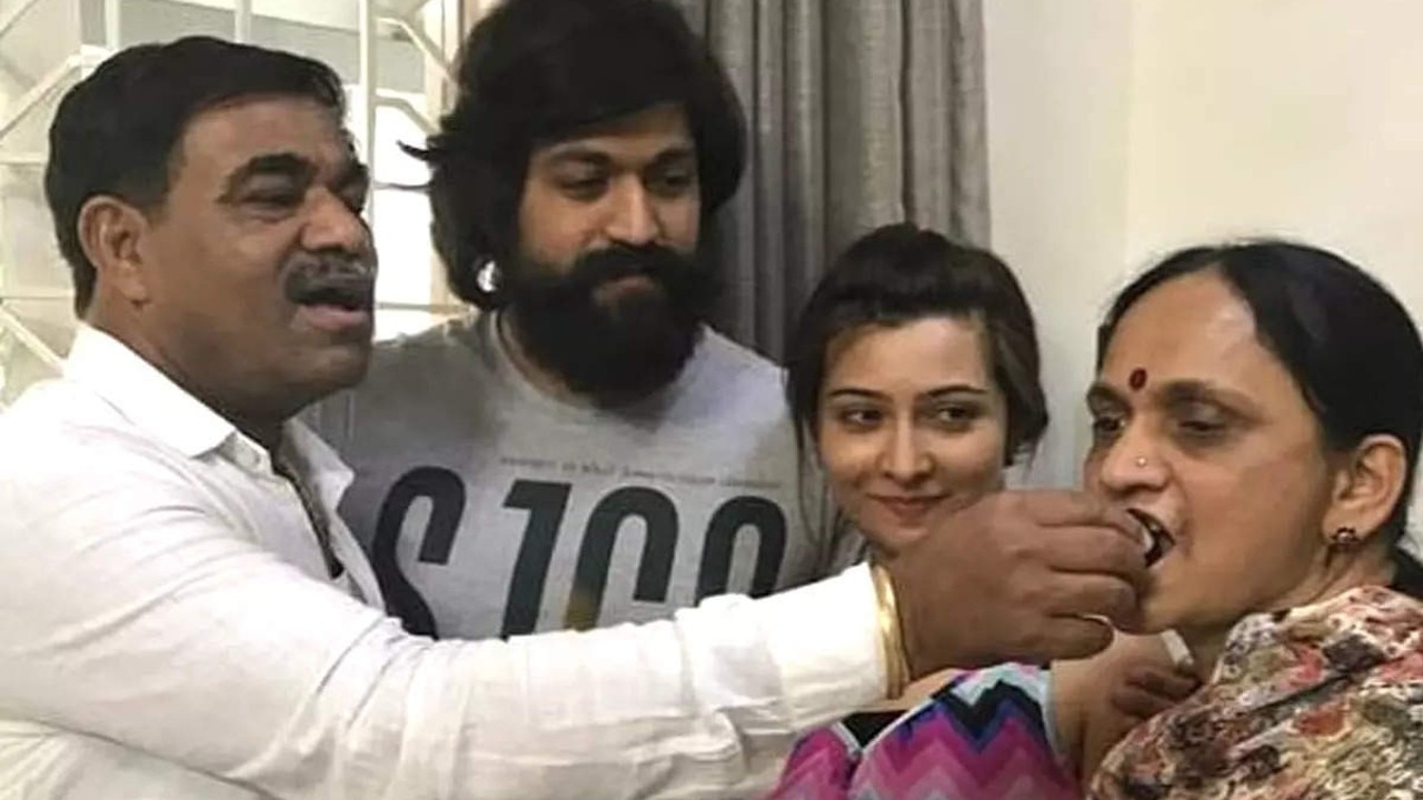 KGF Star Yash Father is a bus driver 3