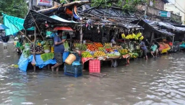 Weather Today: আগামী ২৪ ঘণ্টায় কমবে বৃষ্টির দাপট, শুক্রবার বৃষ্টির দাপট বাড়বে কলকাতায়