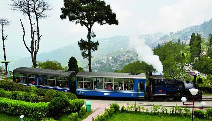 Darjeeling Toy Train: জাতীয় সড়কে ধস, বন্ধ শিলিগুড়ি টু দার্জিলিং টয়ট্রেন