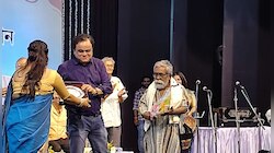 রাজ্য সরকারের মঞ্চে 'বুদ্ধ-শরণে' প্রদীপ, কেরালা মডেলের প্রশংসায় ব্রাত্য