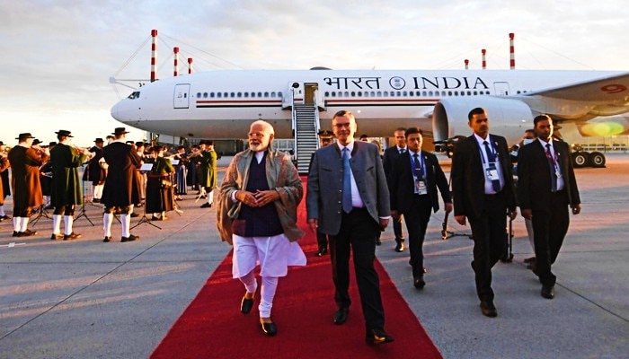 PM Modi at G7: জি-৭&#039;য়ে যোগ দিতে মিউনিখে নেমে শুভেচ্ছায় ভেসে গেলেন প্রধানমন্ত্রী