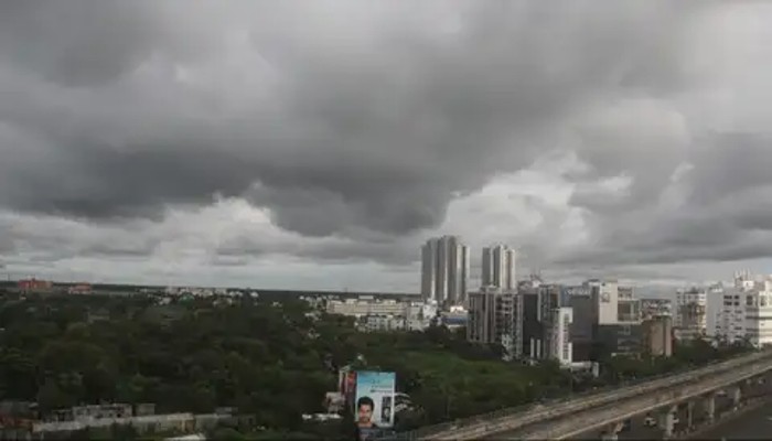 Weather Today: ফের ভারী বৃষ্টিতে ভাসতে চলেছে রাজ্যের একাধিক জেলা, কেমন থাকবে কলকাতার আবহাওয়া?