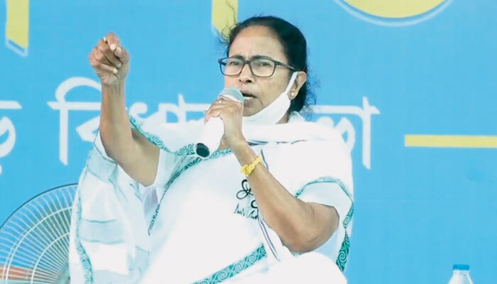Mamata Banerjee: মুখ্যমন্ত্রীর বাড়ির চত্বরে ঢুকে ধৃত হাসনাবাদের যুবক, তোলা হল আলিপুর আদালতে