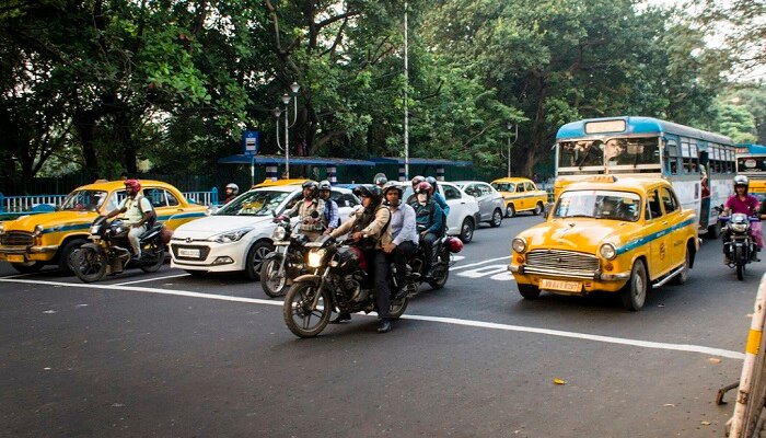 CCTV In Car: রাজ্যের সব ছোট গাড়িতে সিসিটিভি-র দাবি, জনস্বার্থ মামলা হাইকোর্টে