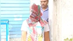 বিছানায় পরপুরুষের সঙ্গে স্ত্রী, হঠাৎ বাড়ি ফিরতেই তরুণের সঙ্গে যা ঘটল...
