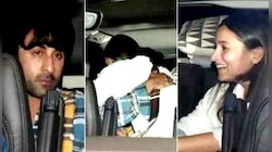 না জানিয়েই হাজির, আবেগে রণবীরকে জড়িয়ে ধরলেন অন্তঃসত্ত্বা আলিয়া