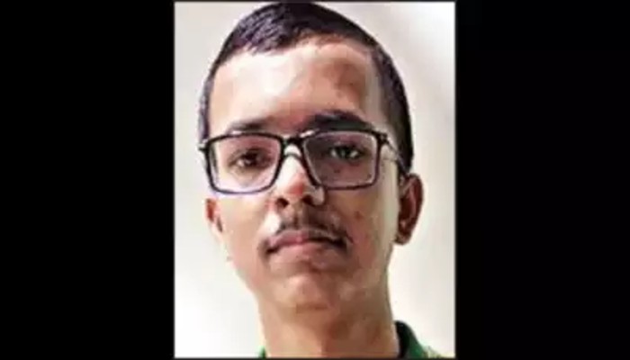 বাবা হতদরিদ্র দিনমজুর, ছেলে প্রথম সুযোগেই জয়েন্টে পেলেন ৯৯.৯৩! বাবা হতদরিদ্র দিনমজুর, ছেলে প্রথম সুযোগেই জয়েন্টে পেলেন ৯৯.৯৩!