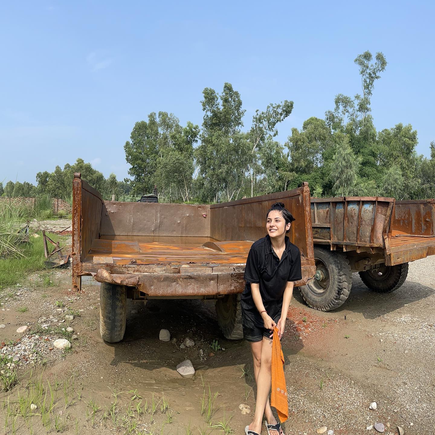 Shehnaaz Gill is enjoying natural mud spa 7