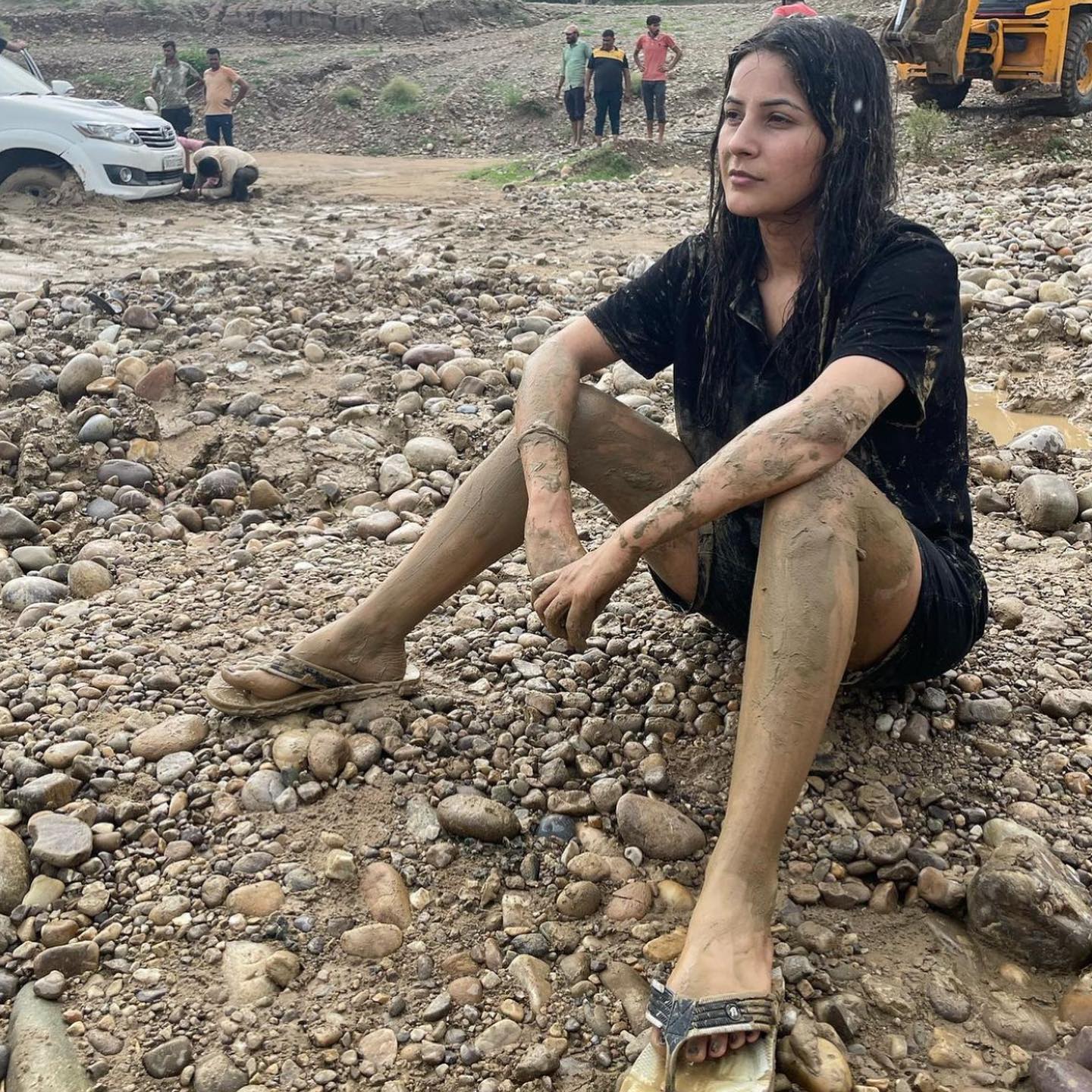 Shehnaaz Gill is enjoying natural mud spa 2