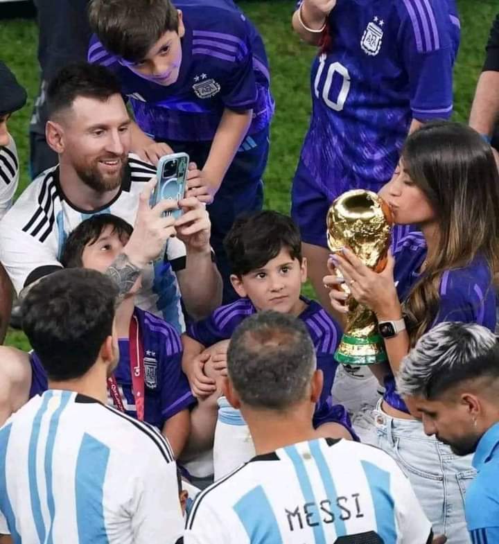 Linonel Messi celebrates FIFA World Cup 2022 win with family 9