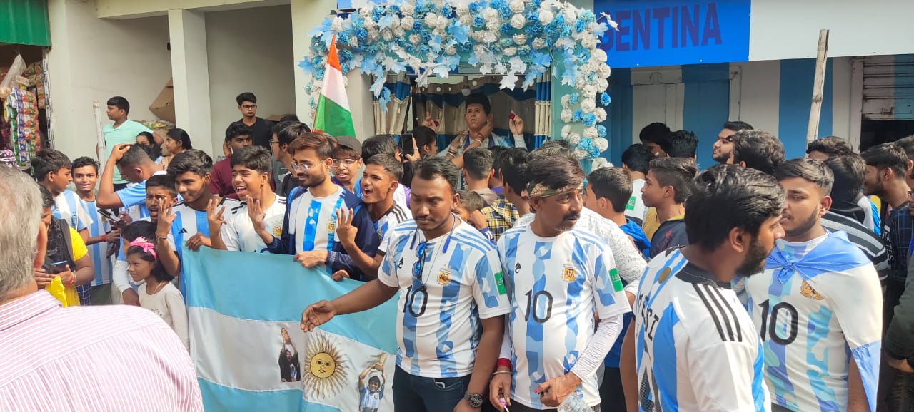 Ichapur tea seller celebrates Messi World Cup Win 4