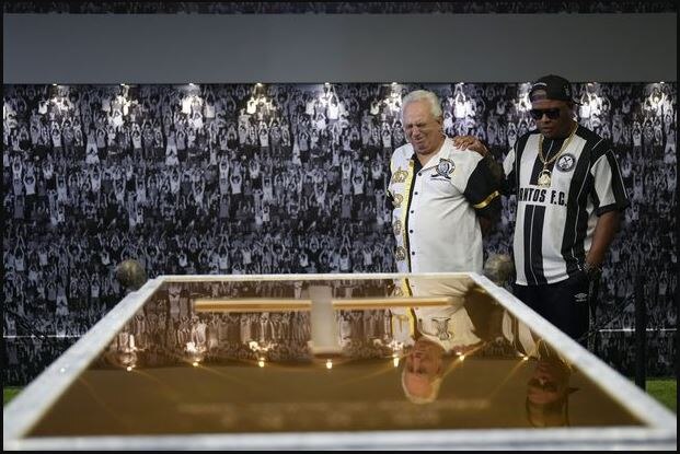  Fans have flocked to visit the tomb of the late Pele