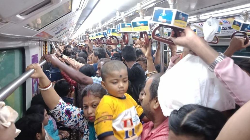 Durga Puja 2023 Kolkata Metro record