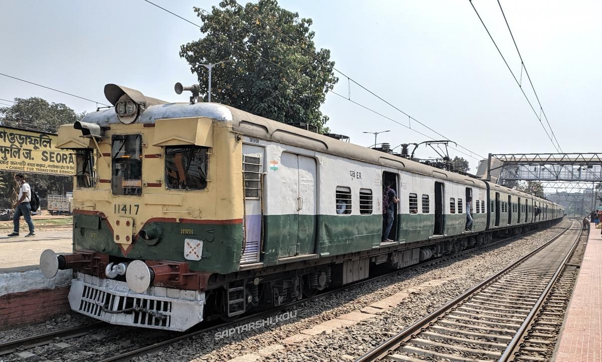 Sheoraphuli Tarakeshwar local train speed trial run