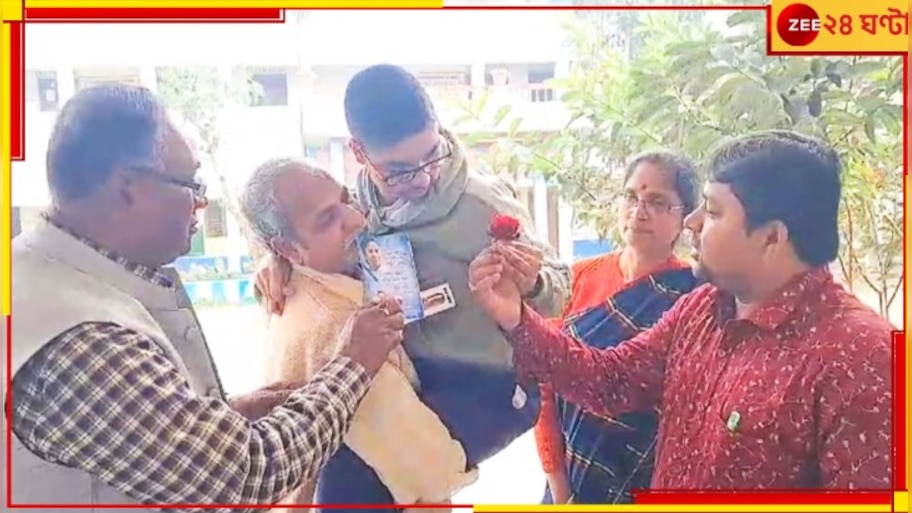 Kalna: হাঁটতে পারে না, তাতে কী? বাবার কোলে চড়েই মাধ্যমিক দিচ্ছে বিষ্ণু...