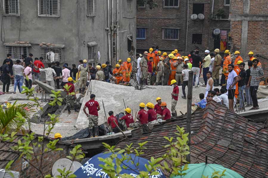 Mamata Banerjee visited Garden Reach Building Collapse