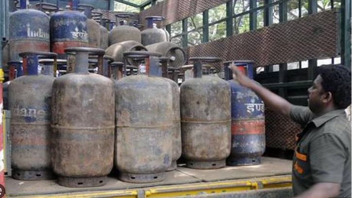 Commercial gas cylinder price cut