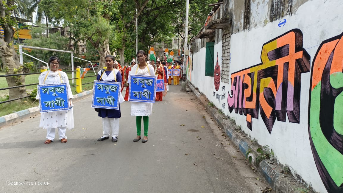 পুজো দিলেন হনুমান মন্দিরে