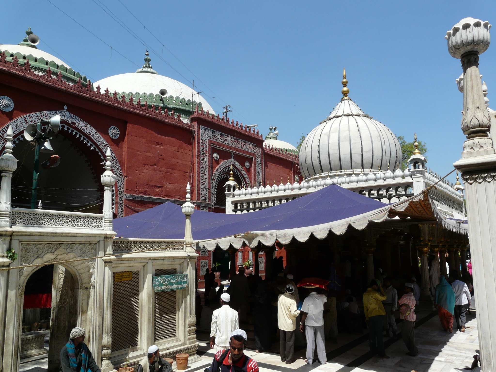 Nizamuddin Dargah, Delhi