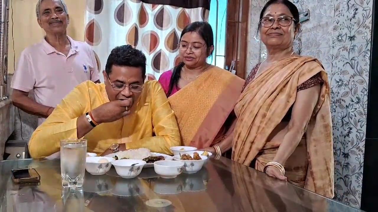 Soumitra Khan attends Jamai Sasthi