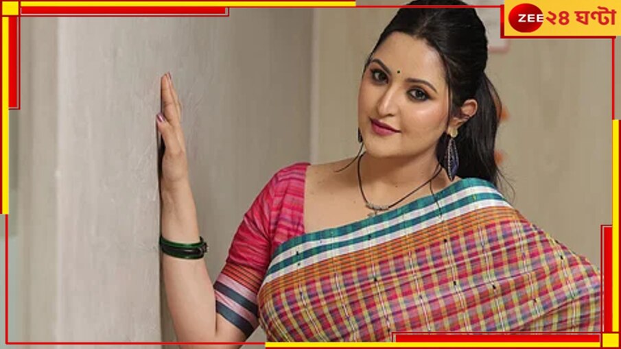 Pori Moni: এবার অন্য নায়িকাকে থুতু ছিটিয়ে ভাইরাল পরীমনি...