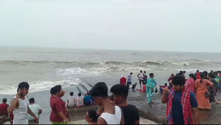 Cyclone Dana affects Digha