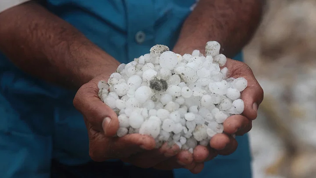 উত্তরে শিলাবৃষ্টি