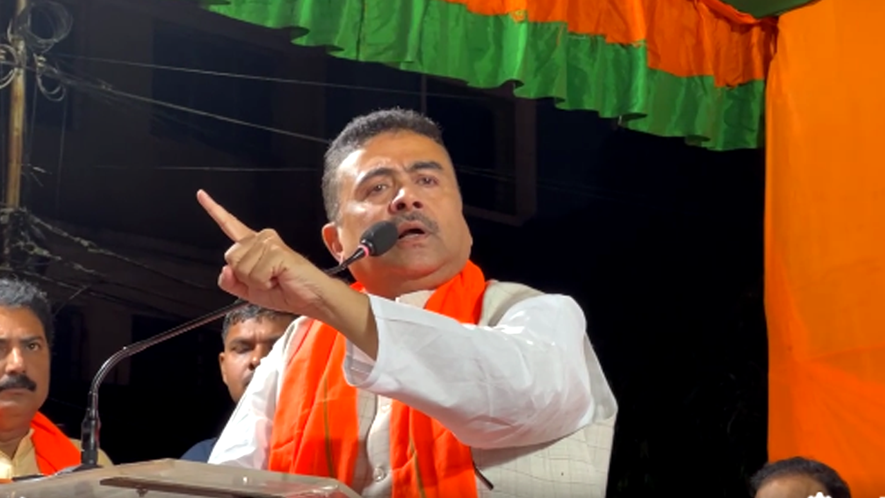 Suvendu Adhikari| Bangladesh: বাংলাদেশে রাজাকারের বাচ্চাদের আত্মসমর্পণ করাবে ভারত, পেট্রাপোলে দাঁড়িয়ে বিস্ফোরক শুভেন্দু Suvendu Adhikari| Bangladesh: বাংলাদেশে রাজাকারের বাচ্চাদের আত্মসমর্পণ করাবে ভারত, পেট্রাপোলে দাঁড়িয়ে বিস্ফোরক শুভেন্দু