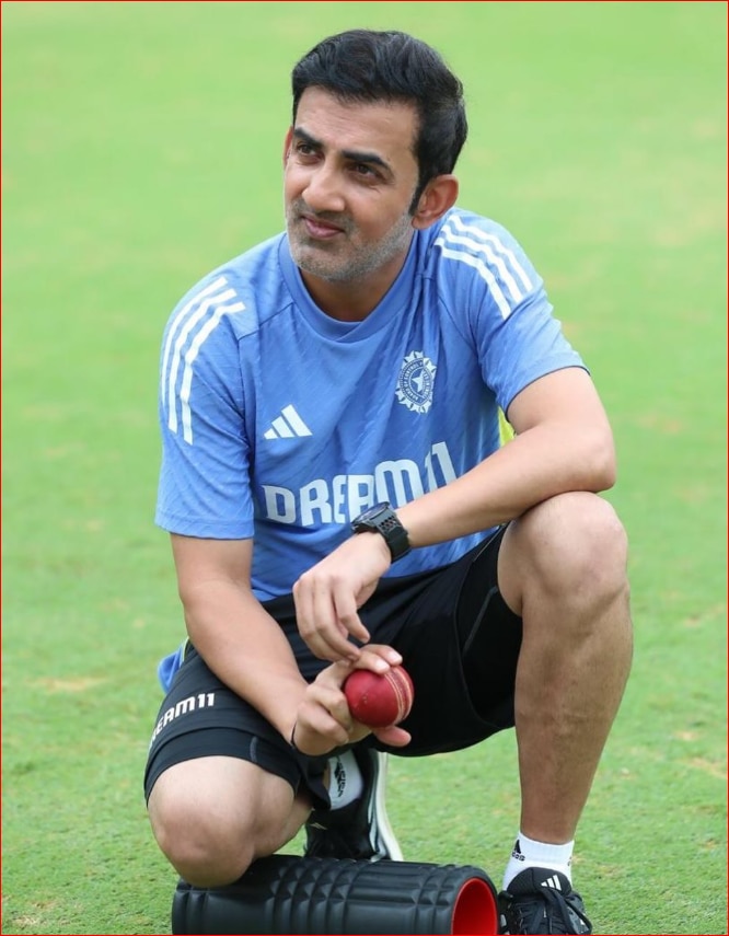 Gautam Gambhir's Chair Is Not Secured