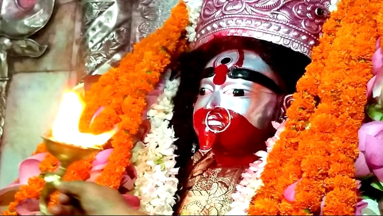 When is Ratanti Kali Puja celebrated in Tarapeeth?