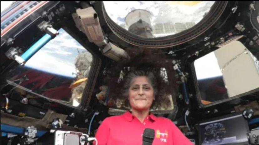 স্পেস স্টেশনে কেন চুল বাঁধেননি সুনীতা? Sunita Williams don't tie their hair in space