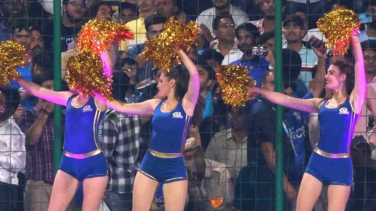 MI Cheerleaders Salary