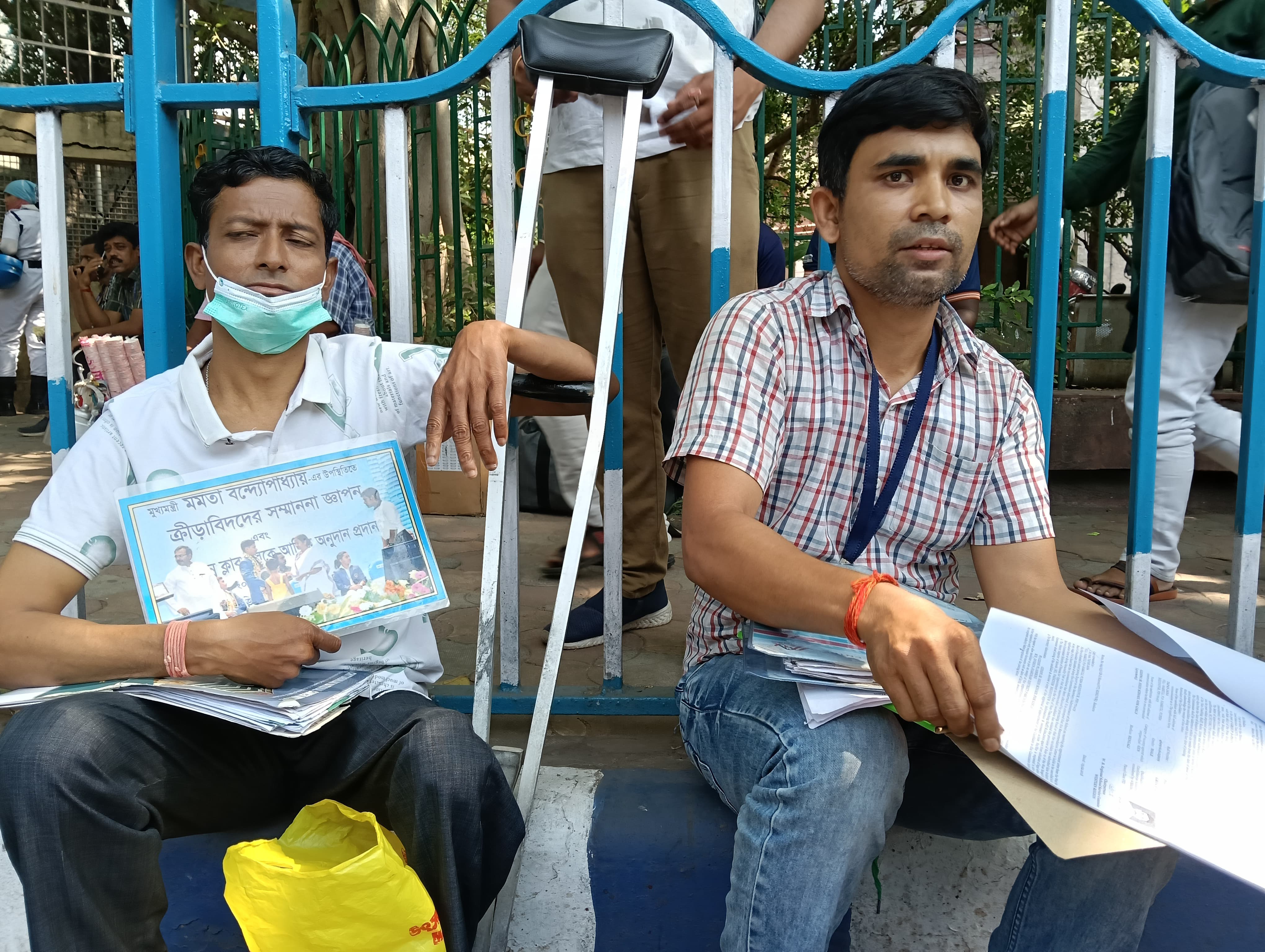 Mamata Banerjee meets jobless teachers