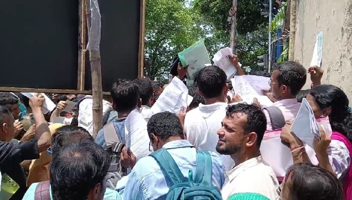 Mamata Banerjee meets jobless teachers