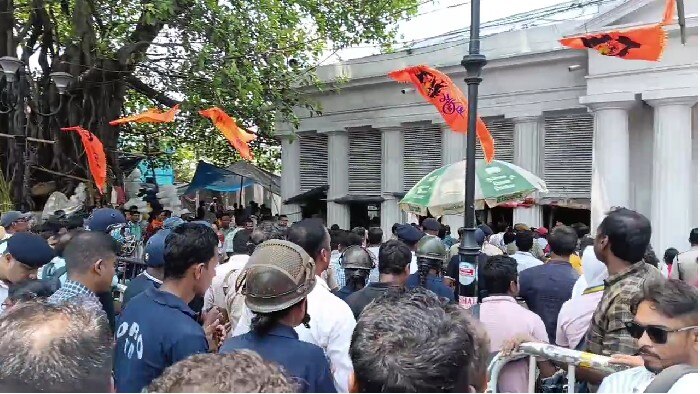 Mamata Banerjee meets jobless teachers