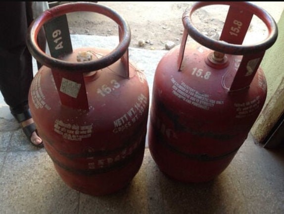 রান্নার গ্যাসের ওজনে কারচুপি, কালোবাজারি! Cooking gas scam