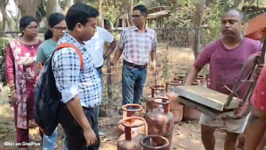 রান্নার গ্যাসের ওজনে কারচুপি, কালোবাজারি! Cooking gas scam