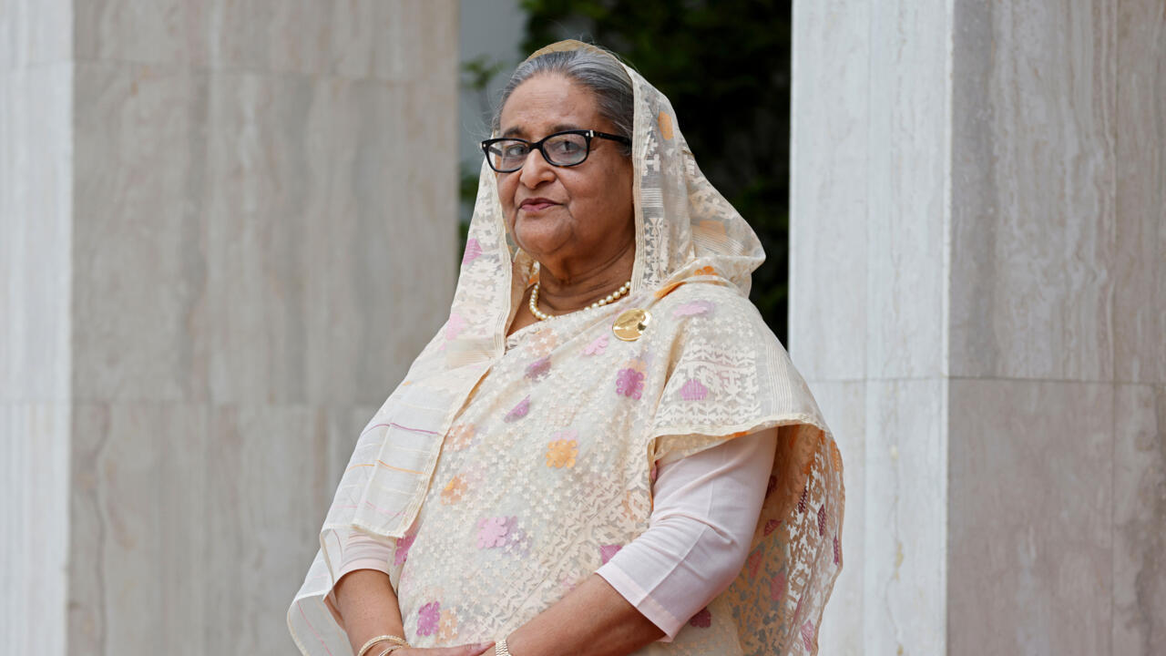 হাসিনার কড়া বার্তা