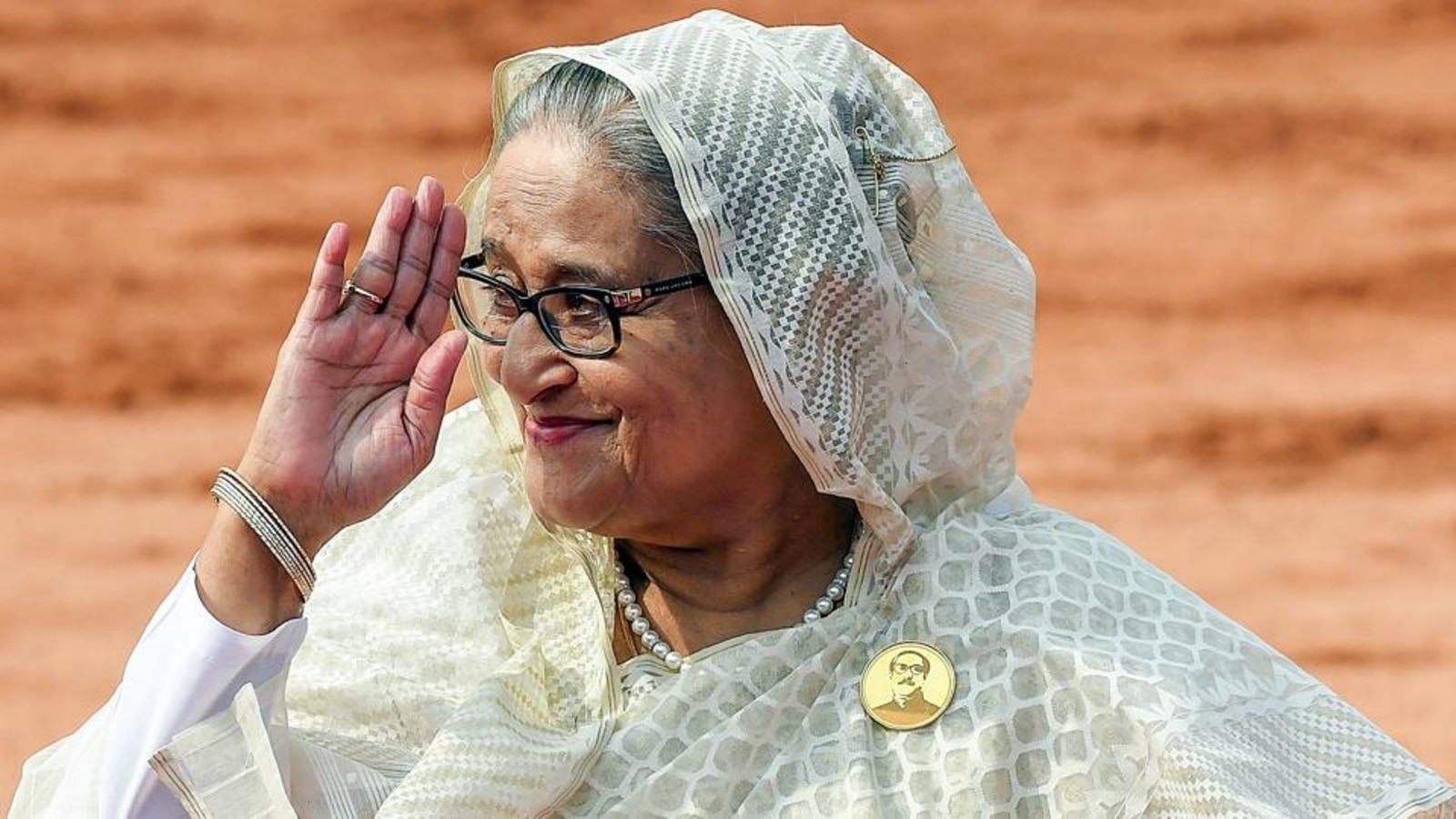 হাসিনার কড়া বার্তা