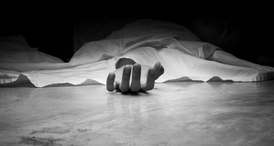 ১২ স্বামী 'খুন'! Wife killed Husband
