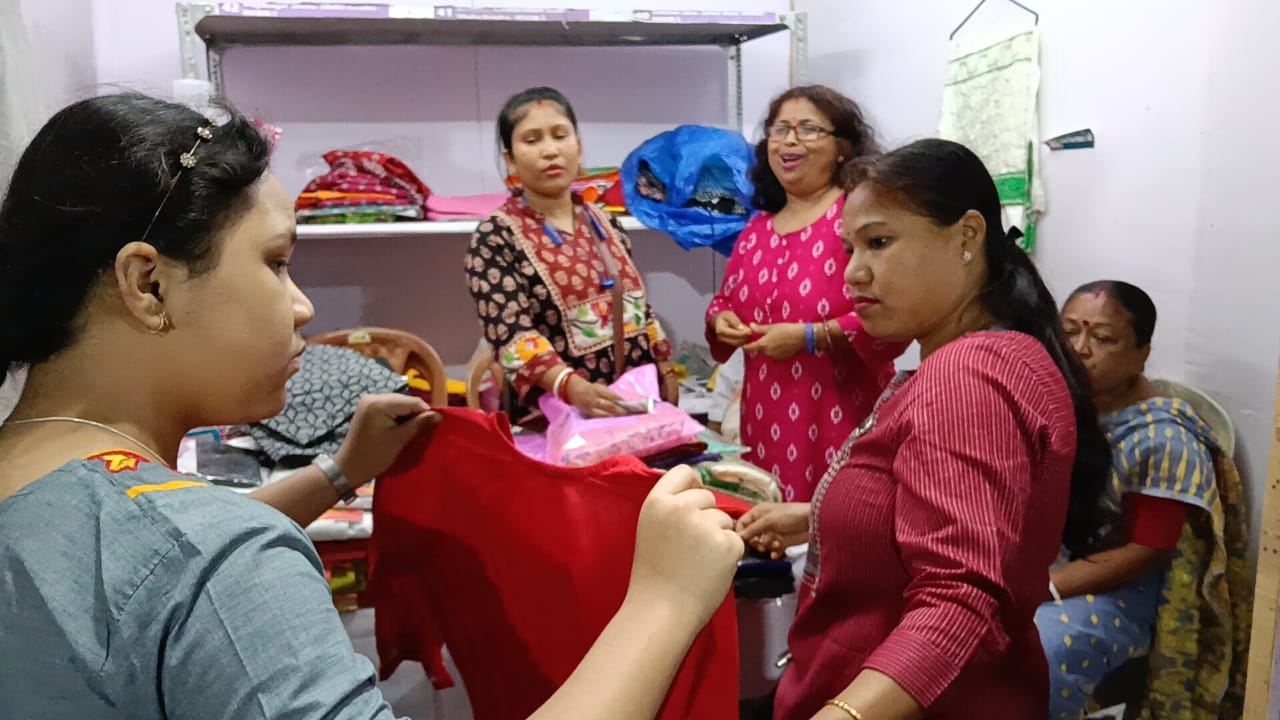 সর্বকালীন রেকর্ড বিক্রি খাদিমেলায়... Jalpaiguri Khadi Fair
