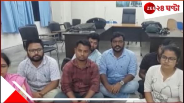 SSC Protest: সোমে মিলল না তালিকা, করুণাময়ীতে এবার অনশনে ৮ শিক্ষাকর্মী, রাতভর SSC ভবন ঘেরাও! SSC Protest: সোমে মিলল না তালিকা, করুণাময়ীতে এবার অনশনে ৮ শিক্ষাকর্মী, রাতভর SSC ভবন ঘেরাও!