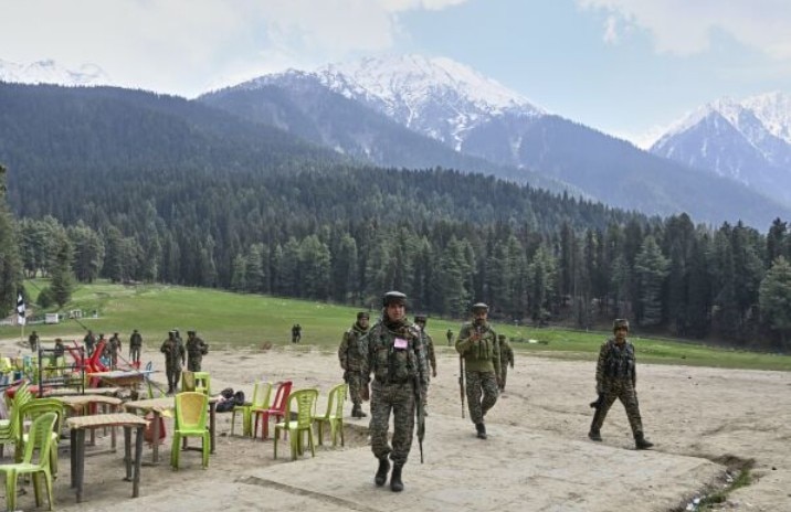 পাকসেনার হাতে আটক হুগলির জওয়ান! BSF Jawan detained by Pak Rangers