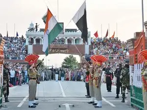 পহেলগাঁওতে সন্ত্রাসী হামলা