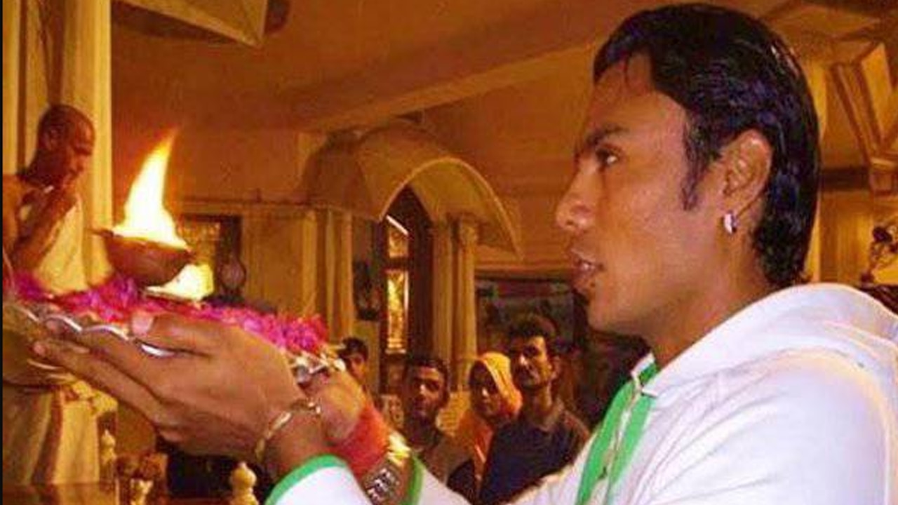 দানিশ ধর্মপ্রাণ হিন্দু Danish Kaneria As Hindu Devotee