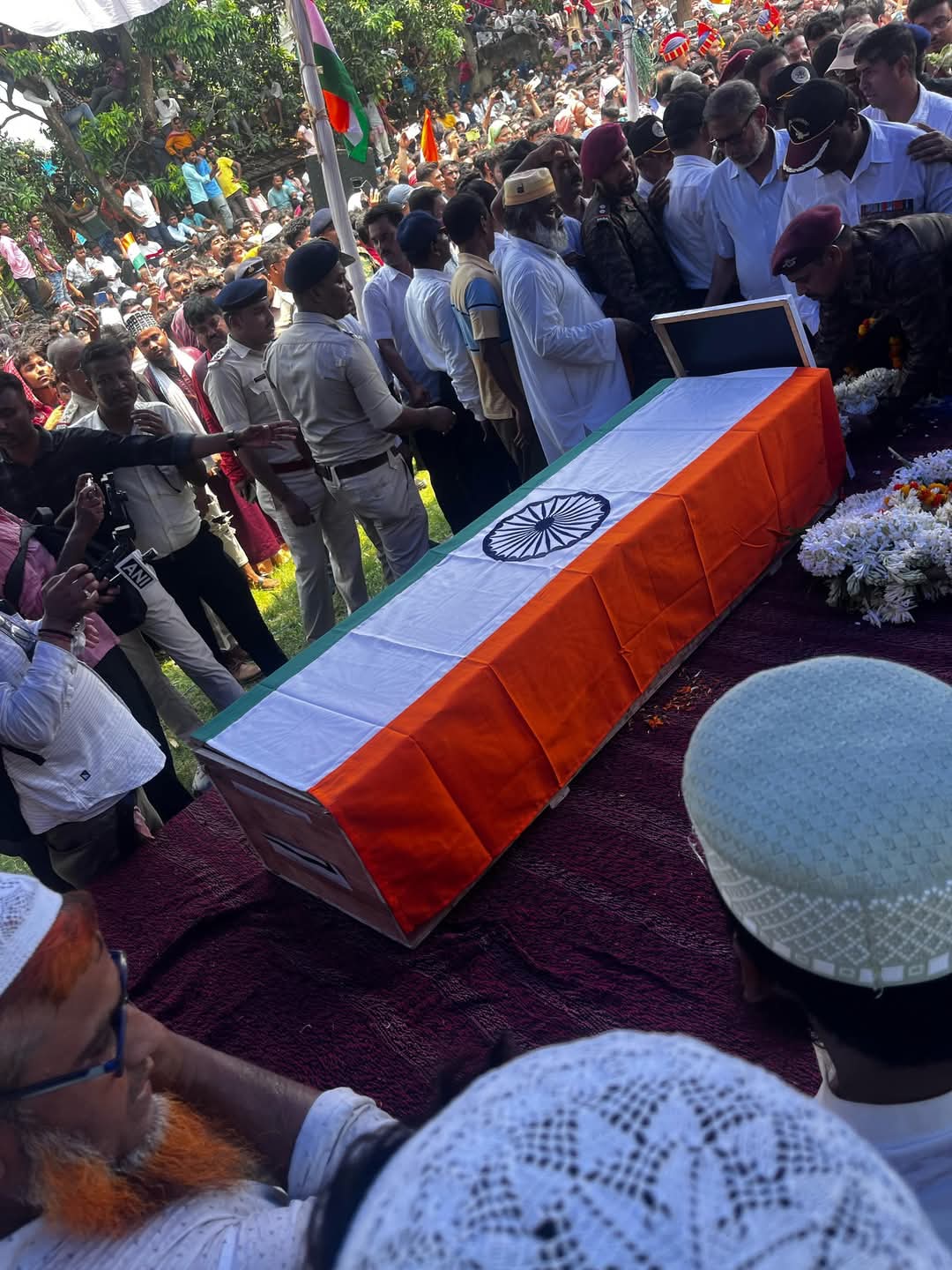 চোখের জলে বাংলার ছেলে শহিদ ঝন্টুকে শেষ বিদায়... Martyr Jhantu Ali Sheikh