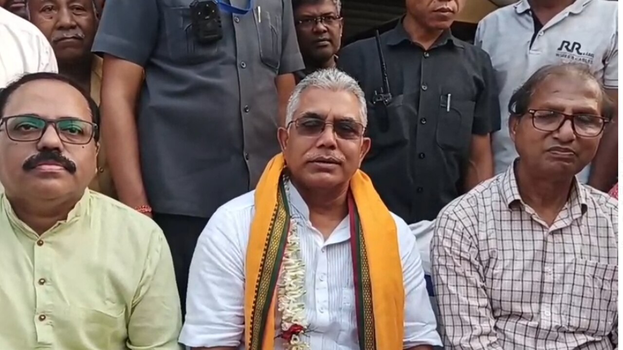 মন্ত্রী মোদীজির কুশপুত্তলিকা পোড়ান