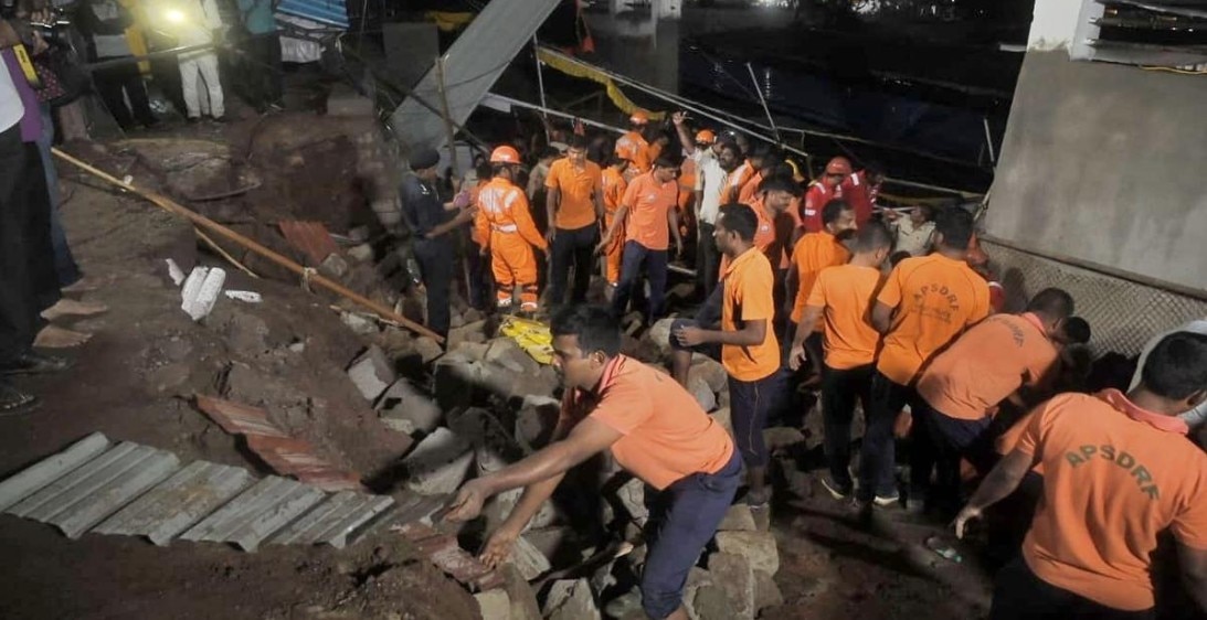 Visakhapatnam Temple wall collapse