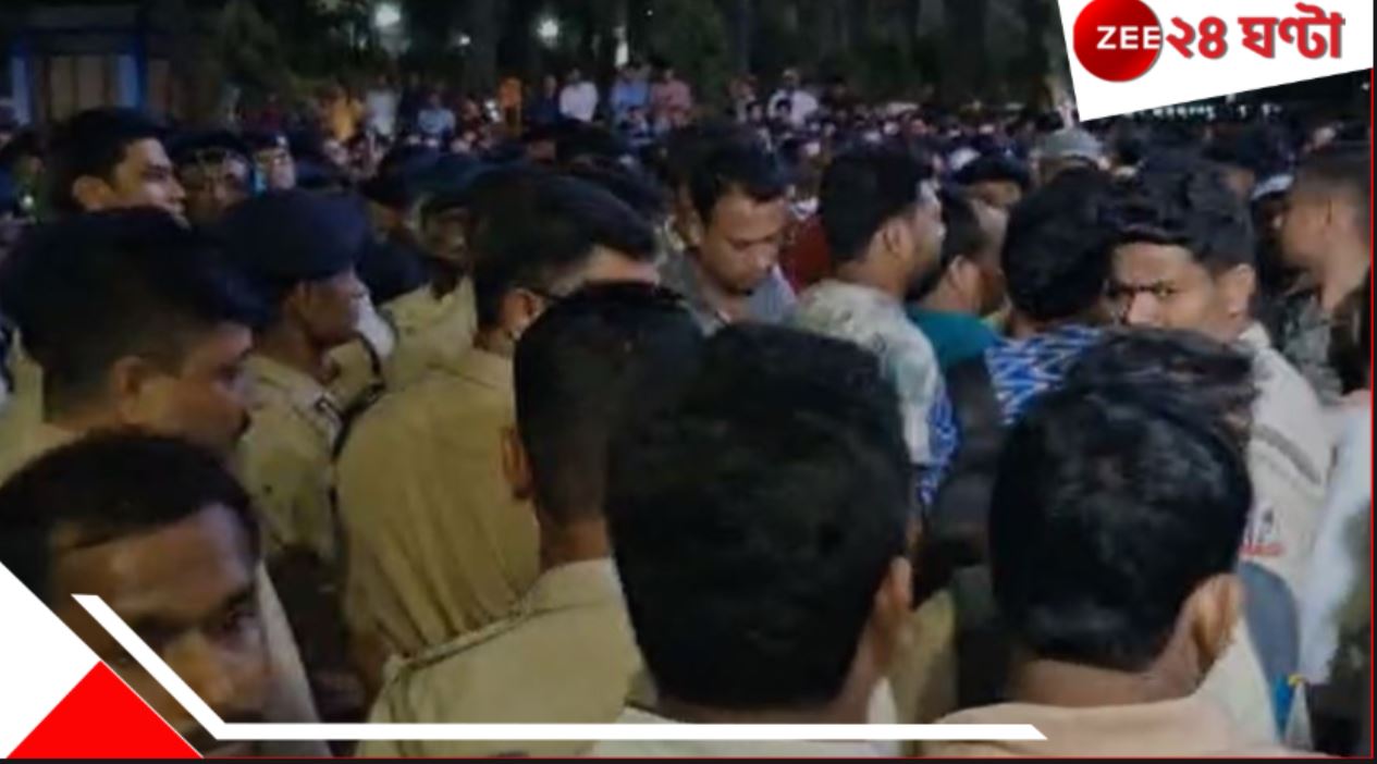 ‘শয়তান পুলিস মেরে পা ভেঙে দিয়েছে’, ভয়ংকর অভিযোগ বিক্ষুদ্ধ চাকরিহারাদের! Police lathi charge on jobless teachers in Bikash Bhawan